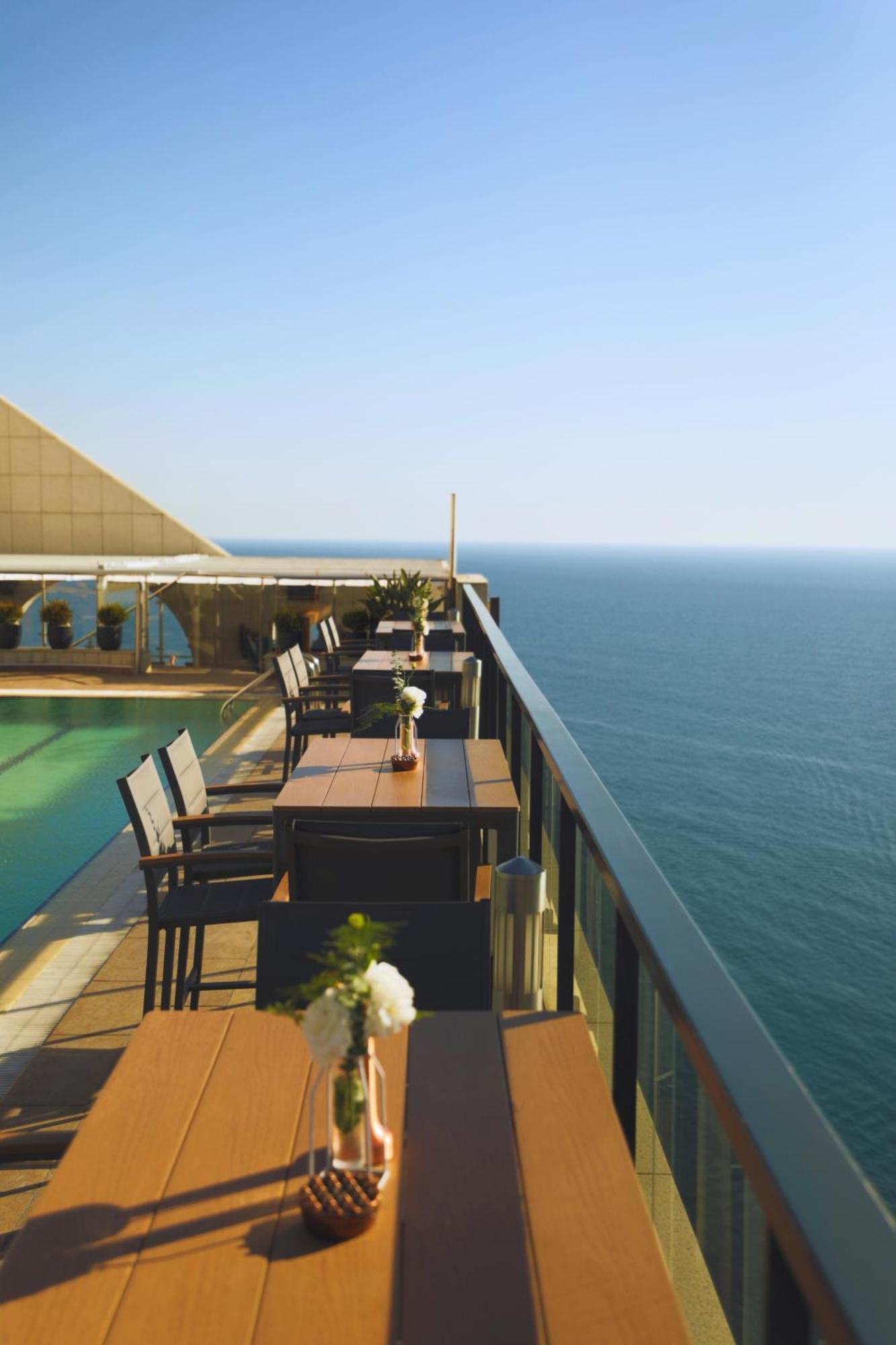 Aparthotel Raouche Arjaan By Rotana Beirut Exterior foto